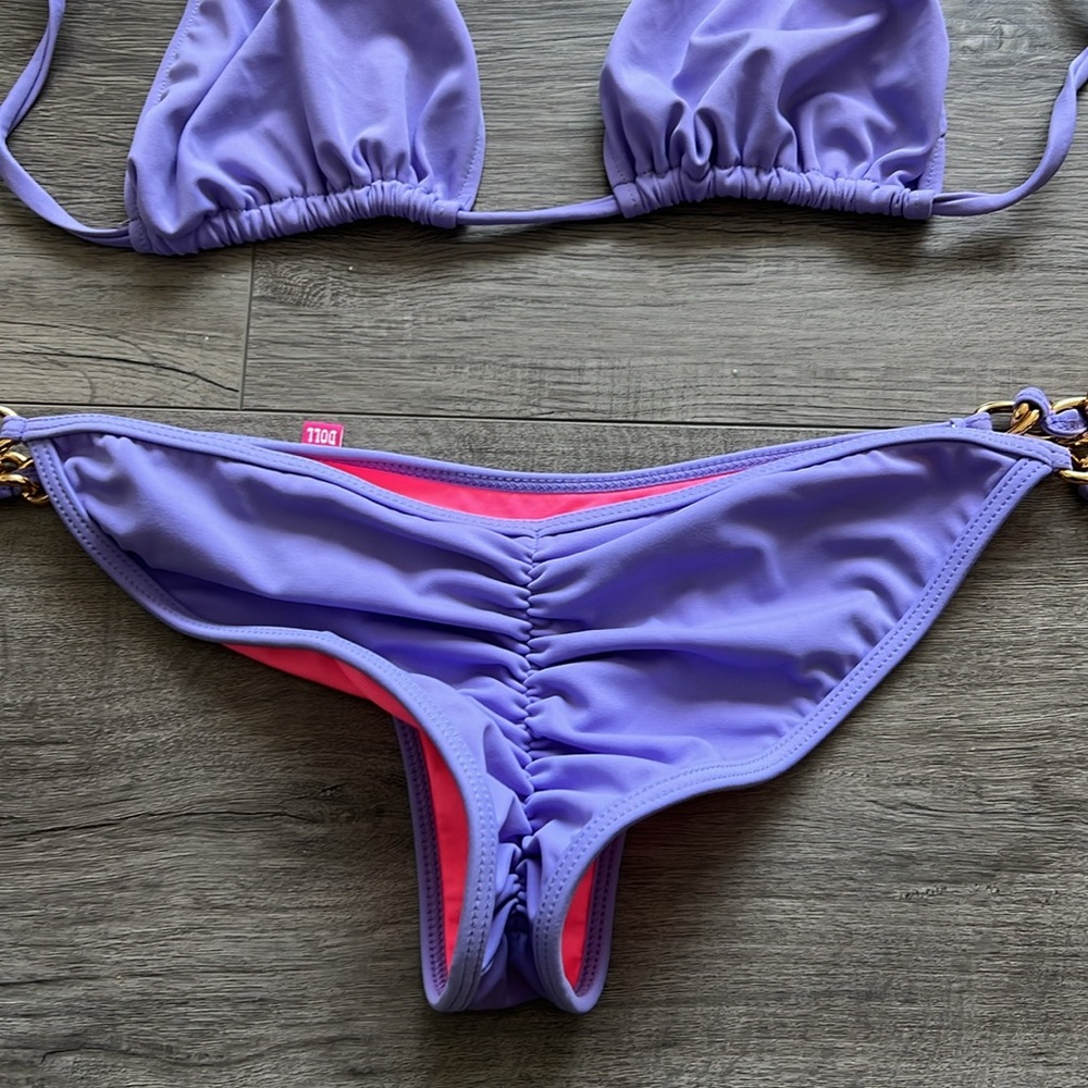 Bikinis - Picture 6 of 10
